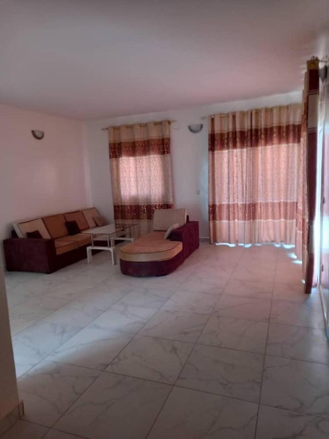 Villa Diambars Sali Tap ภายนอก รูปภาพ